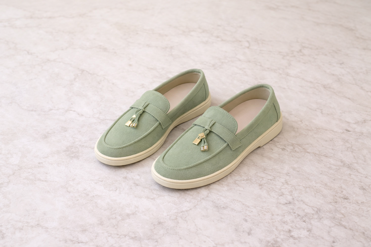 Velours Tassel Loafer