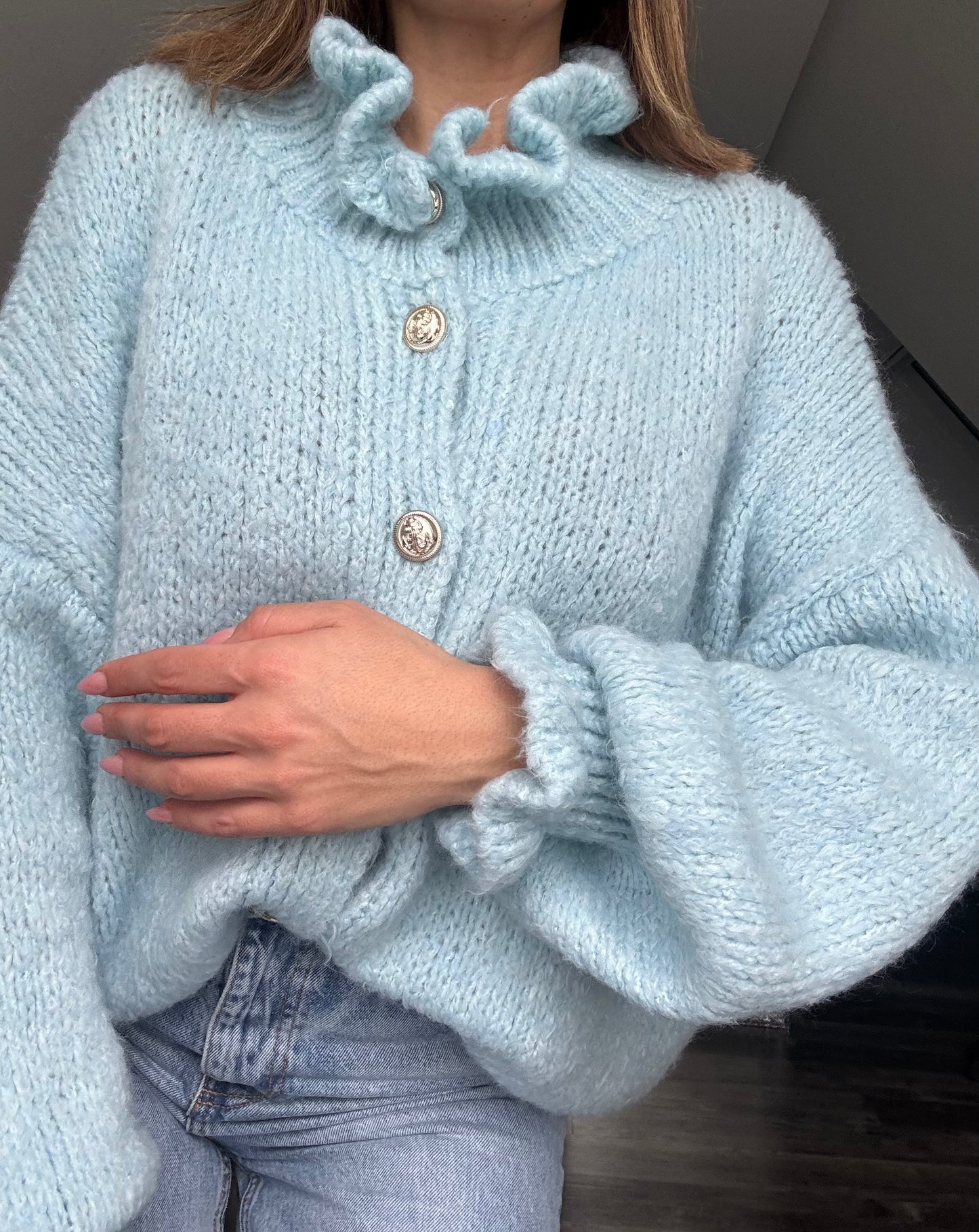 Süße Damen-Strickjacke mit Blumenrand