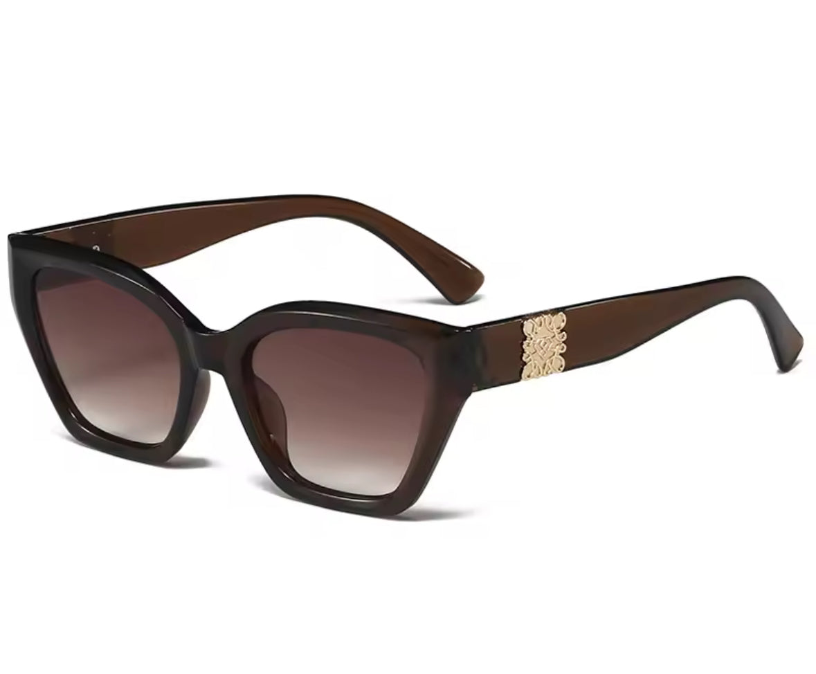 Sonnenbrille im LOEWE-inspirierten Stil mit goldener Verzierung, erhältlich in sechs Farben mit breitem Rahmen