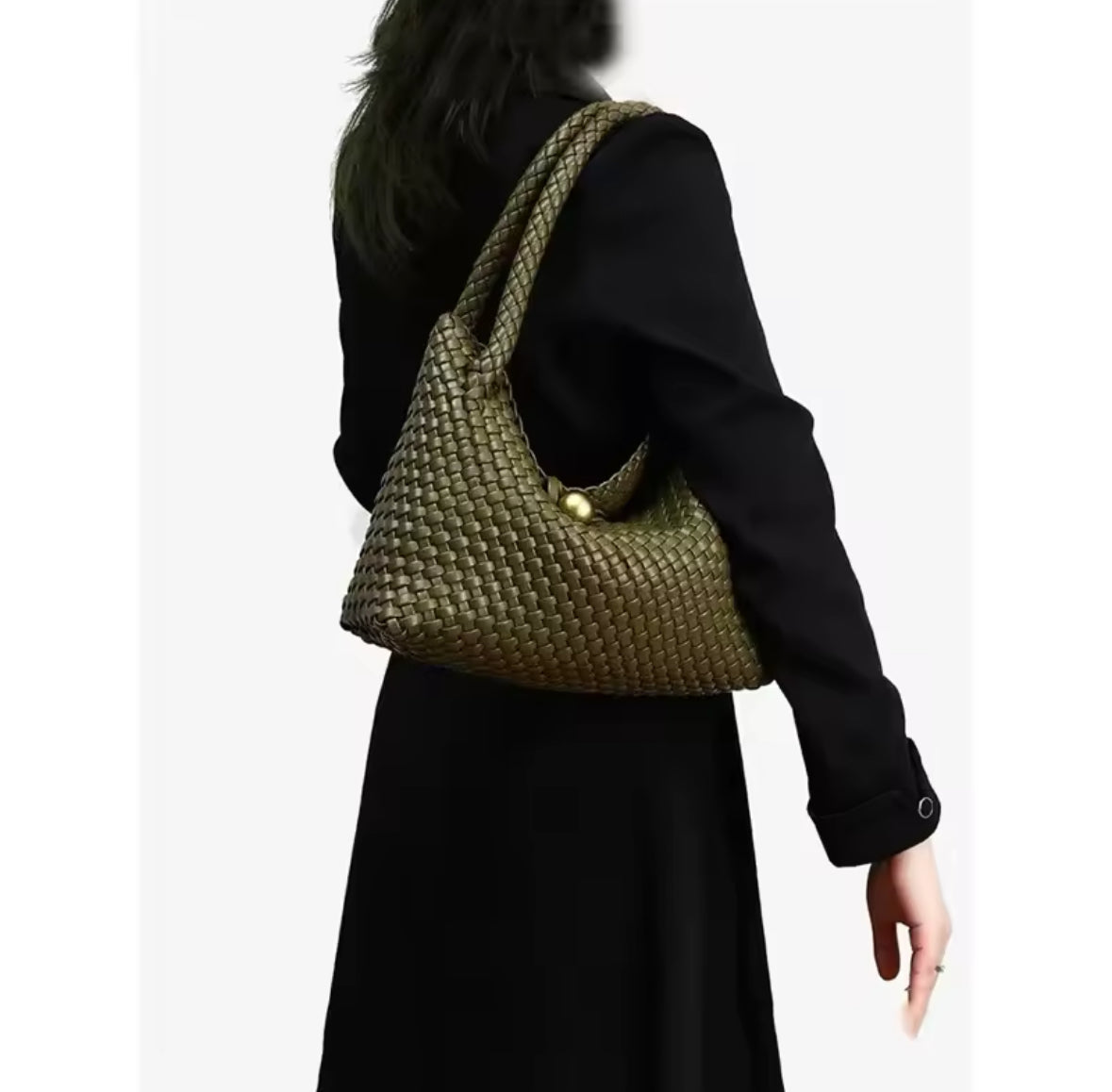 Edle olivgrünfarbene Handtasche mit passendem Mini-Pouch in hochwertiger Flechtoptik, mit goldenem Kugelverschluss.