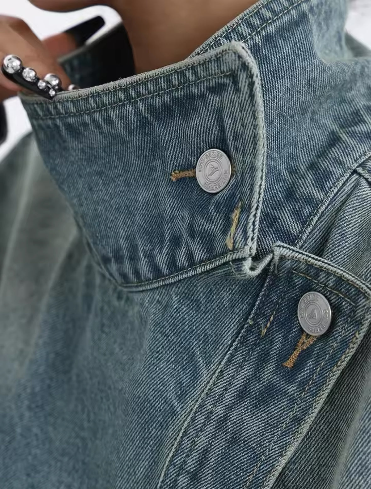 Oversized Denim Jacket – Der perfekte Mix aus Coolness & Komfort