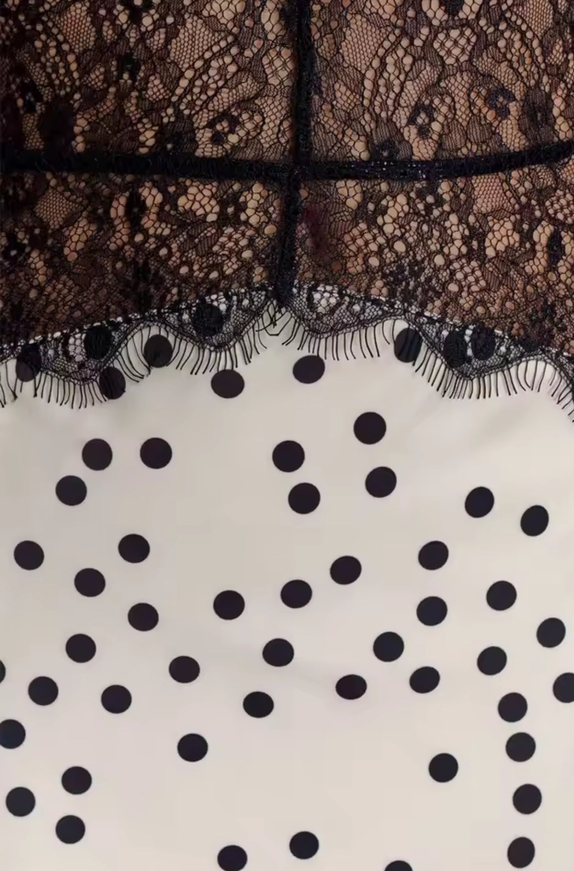 Élégance Lace Dress