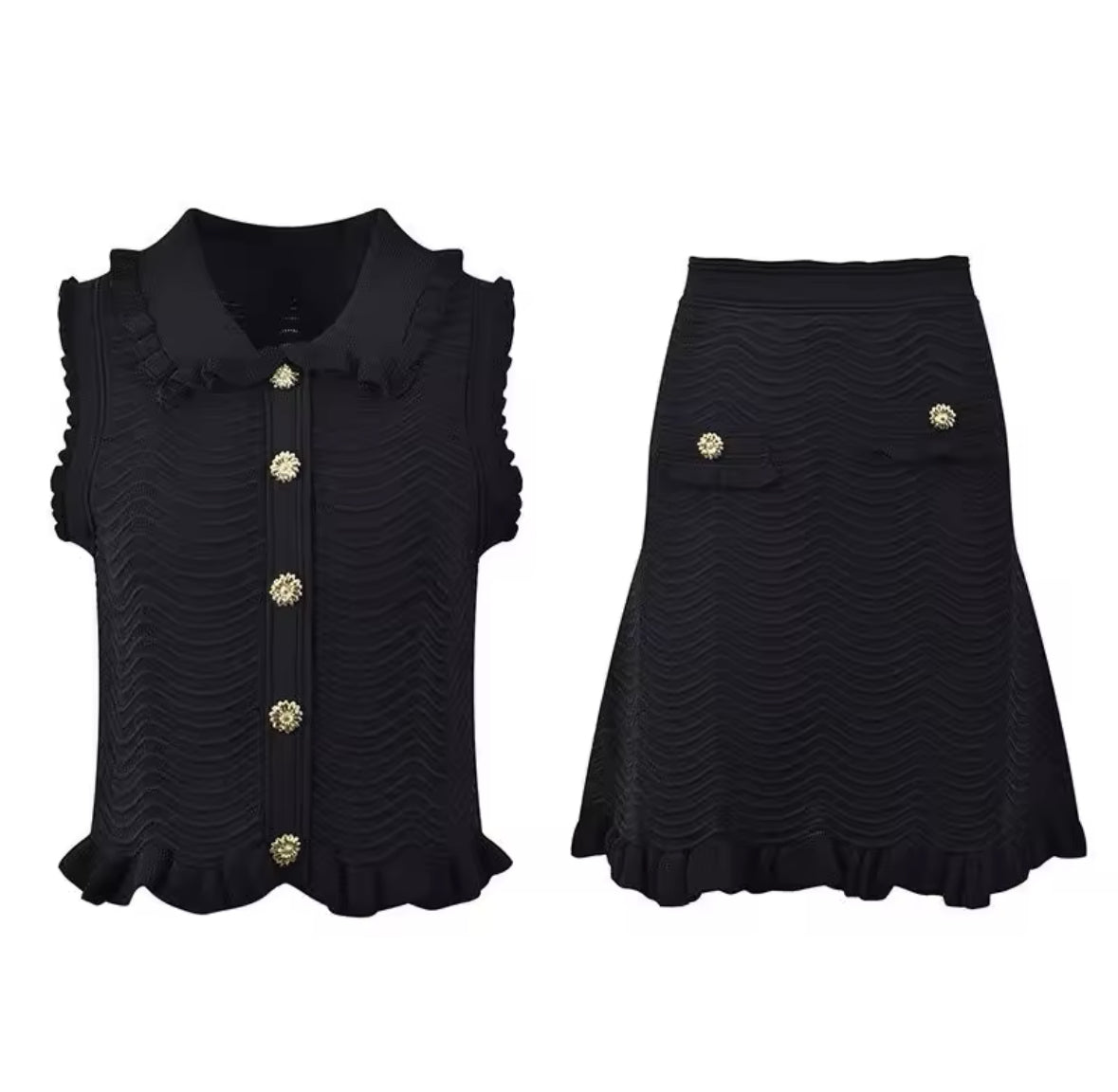 Schwarzes Strick-Set mit edlen Details und Rüschen-Abschlüssen für einen femininen Look