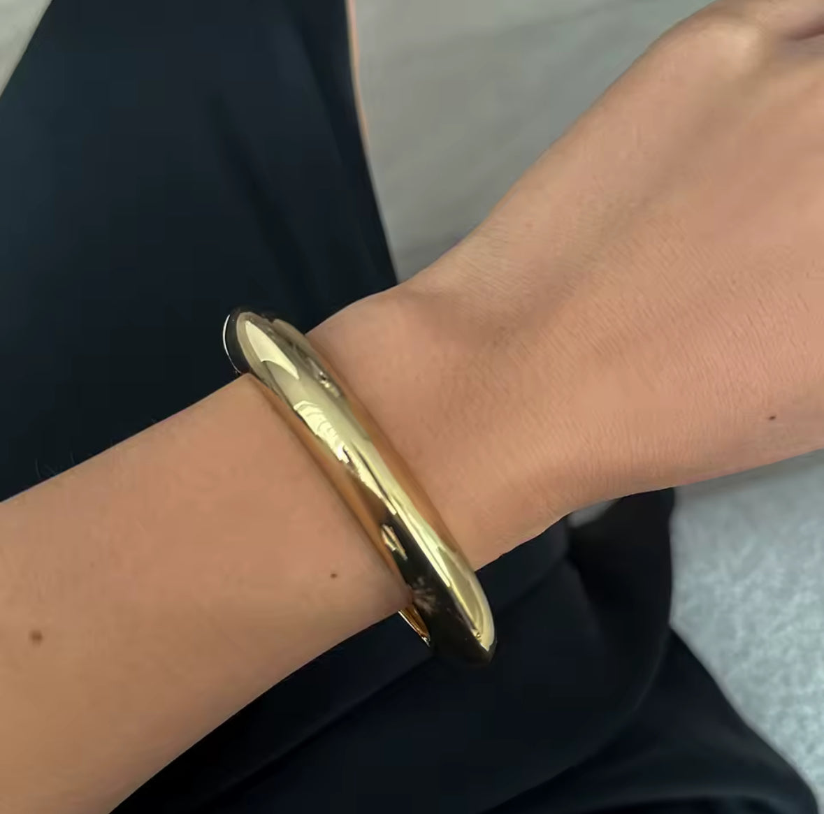 L’Art du Volume – Golden Armcuff