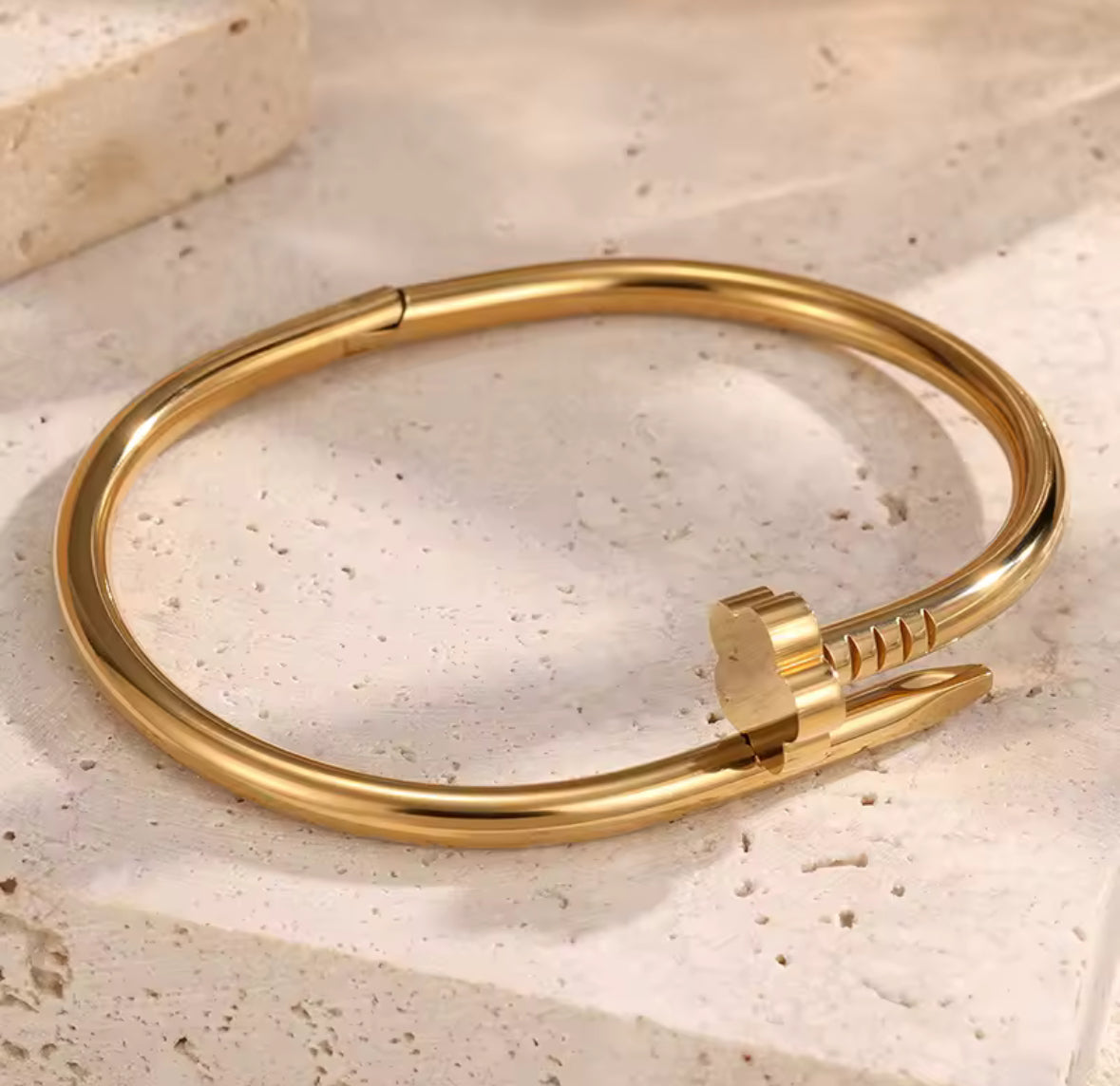 HB Amour Armcandy