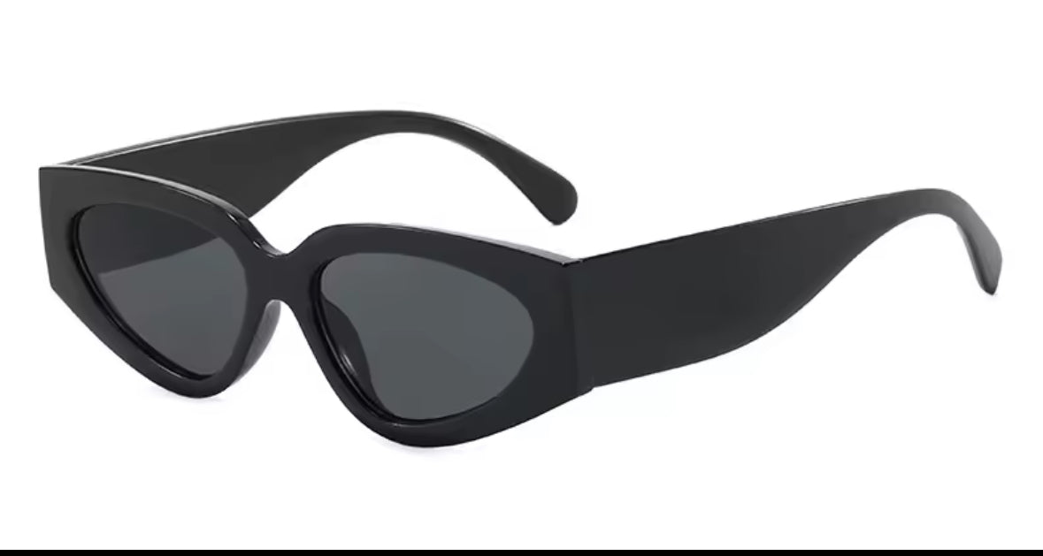 Schwarze Cat-Eye Brille mit breitem Rahmen