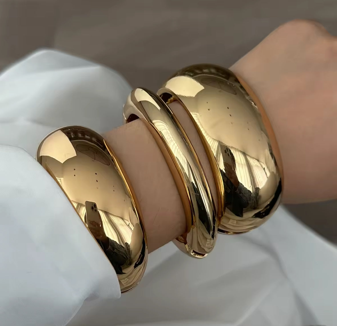 L’Art du Volume – Golden Armcuff