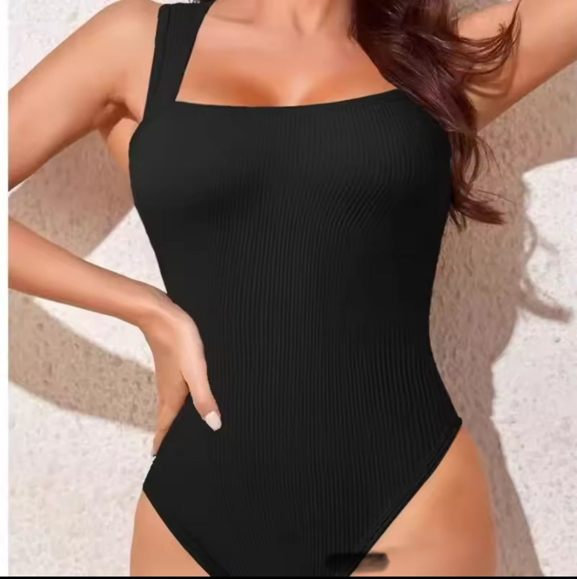 Formender Shapewear-Body für Damen in verschiedenen Farben – figurbetonter Schnitt mit quadratischem Ausschnitt, glättender Effekt an Taille und Bauch – erhältlich einzeln oder im praktischen Dreierpack.