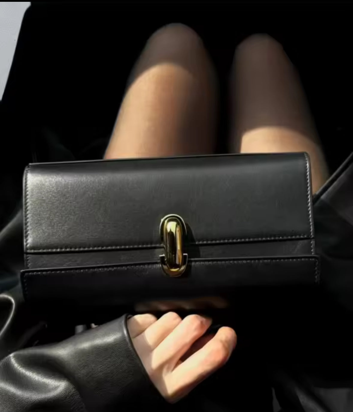 Milano Structured Clutch