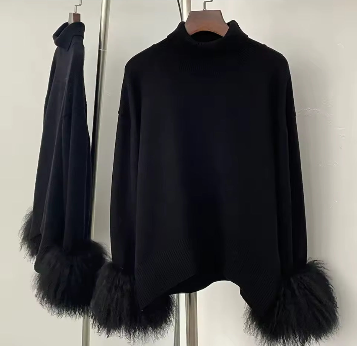 Noir Fluffy Sleeve Knit