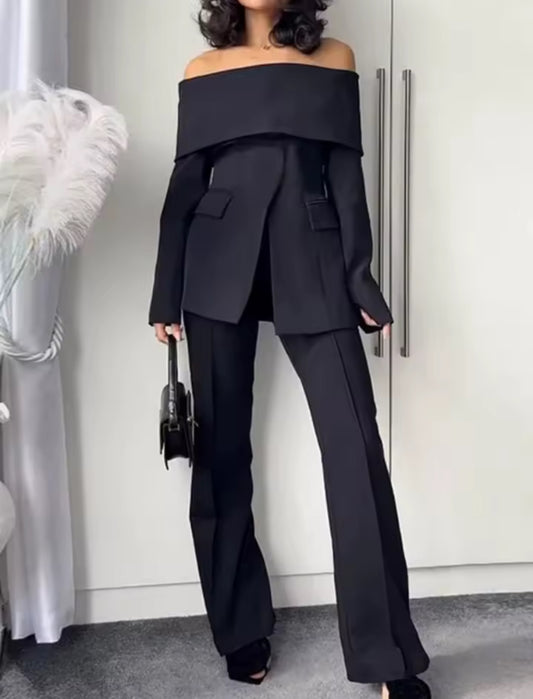 Schwarzer Off-Shoulder Hosenanzug für Damen mit elegantem Blazer und Hose – ideal für Abendveranstaltungen, Business und exklusive Anlässe.
