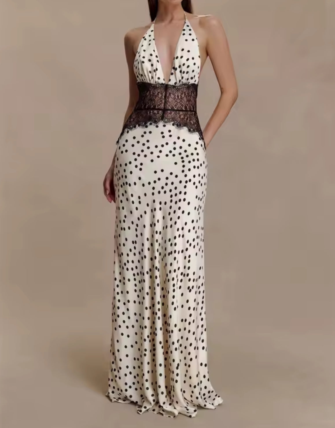 Élégance Lace Dress