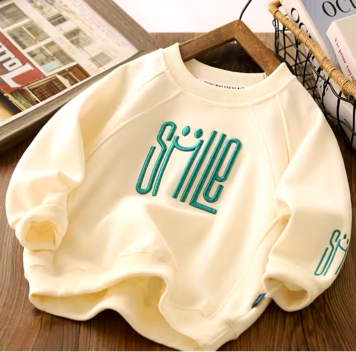 Kinder Sweatshirt „SMILE“ – Warmer Pullover mit Stickerei
