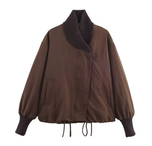 Nola Jacket in Braun mit Oversized Fit, Strickkragen und Tunnelzug – HB Interieur & Fashion