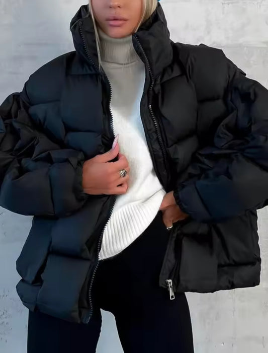 Schwarze Oversize Jacke mit quadratischem Steppmuster