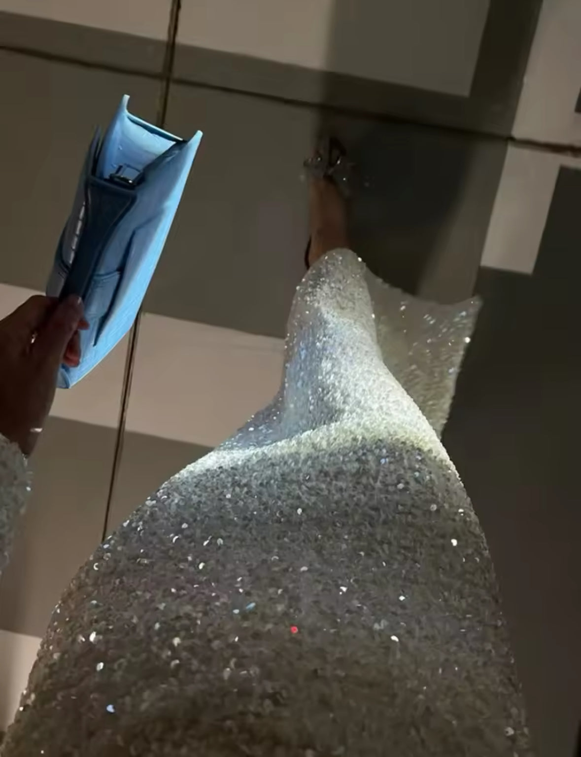 Shiny Glamour-Kleid – Maxi-Länge für den großen Auftritt