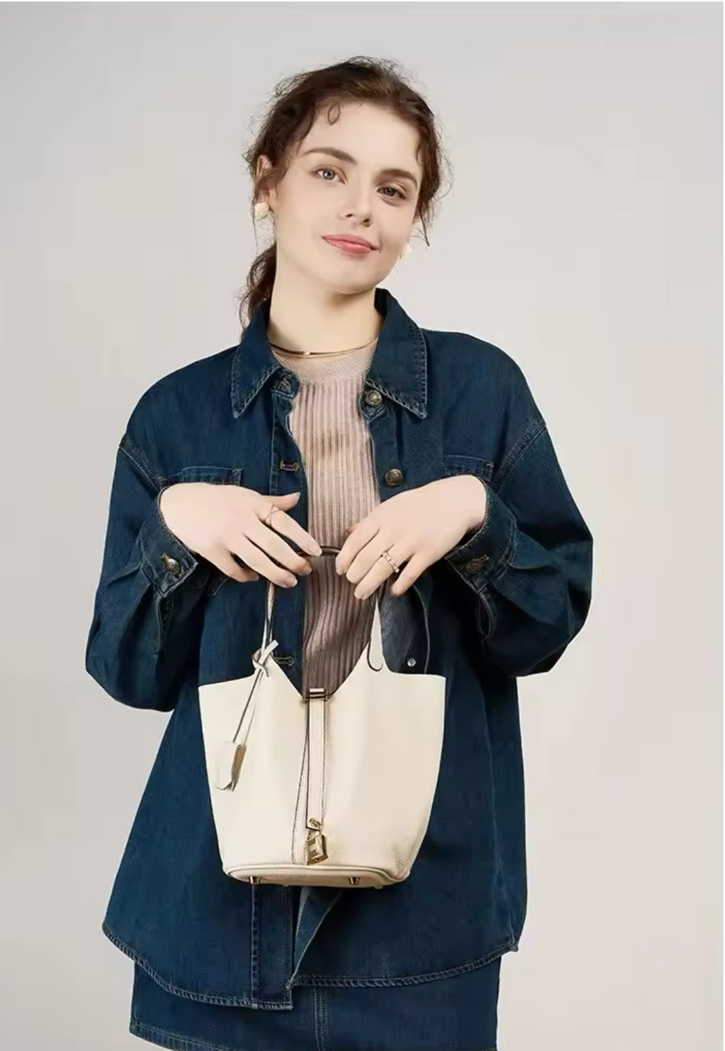 Luxuriöse Bucket Bag aus Echtleder Hochwertiges Design für stilvolle Frauen