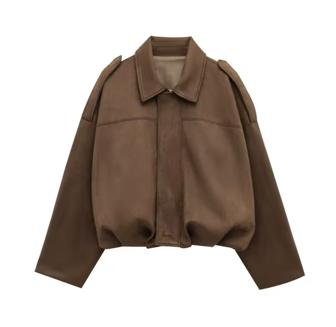 Oversized Übergangsjacke in Wildleder-Optik mit Schulterriegeln, versteckter Knopfleiste und gerafftem Saum – in Bordeaux, Khaki und Braun. Lässiger, moderner Vintage-Look.