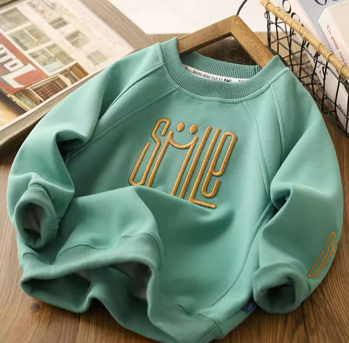 Kinder Sweatshirt „SMILE“ – Warmer Pullover mit Stickerei
